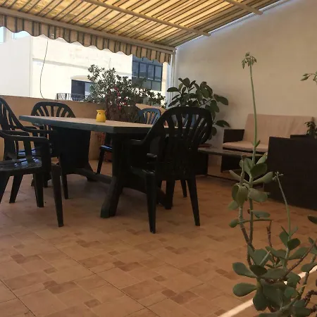 Prázdninový dům 10 Mins Close To Airport - Max 10 Guests Tarxien
